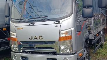 Giá xe tải Jac N200S, 1.9 tấn thùng mui bạt inox, mui bạt nhôm mới nhất 2024