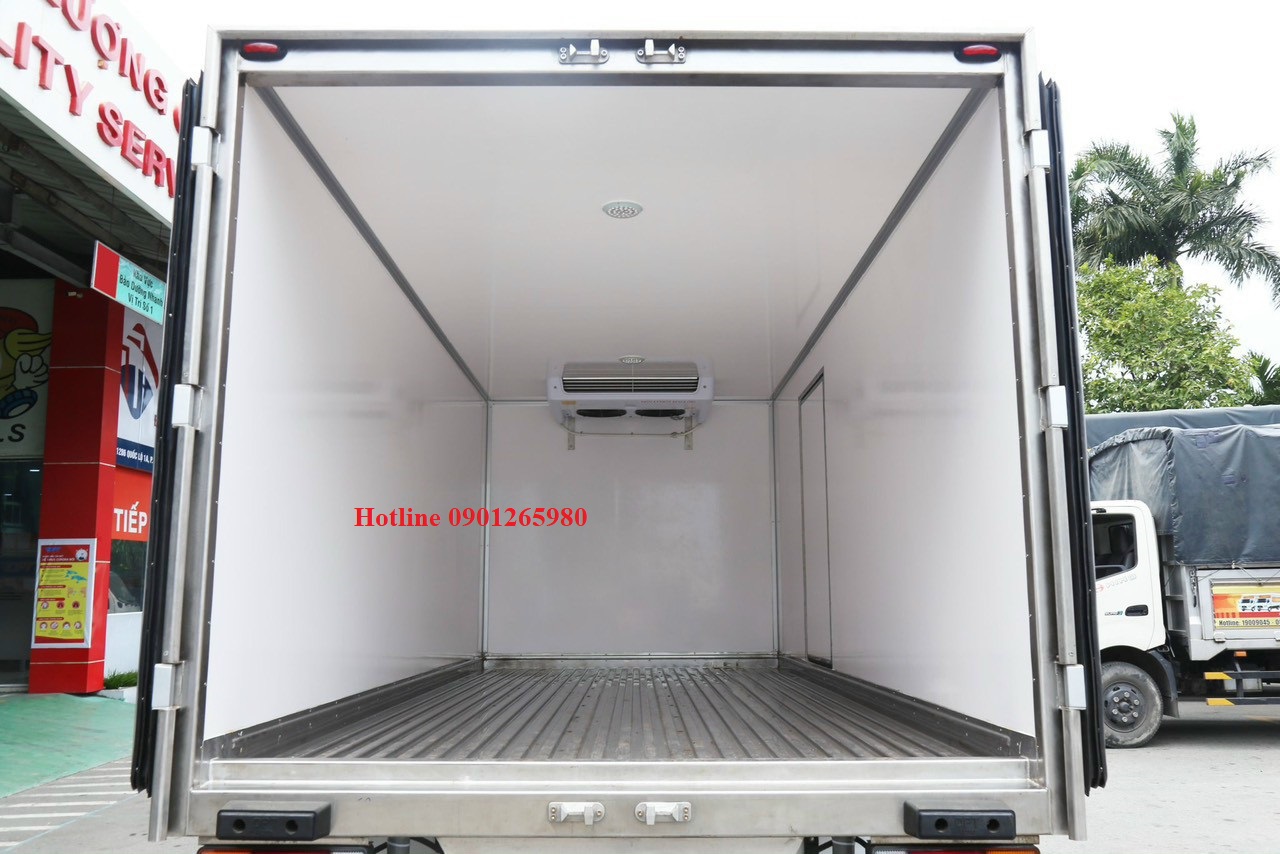 xe tải thùng đông lạnh Hyundai New Mighty 110SP F150 7 tấn, sàn inox 304 dập sóng