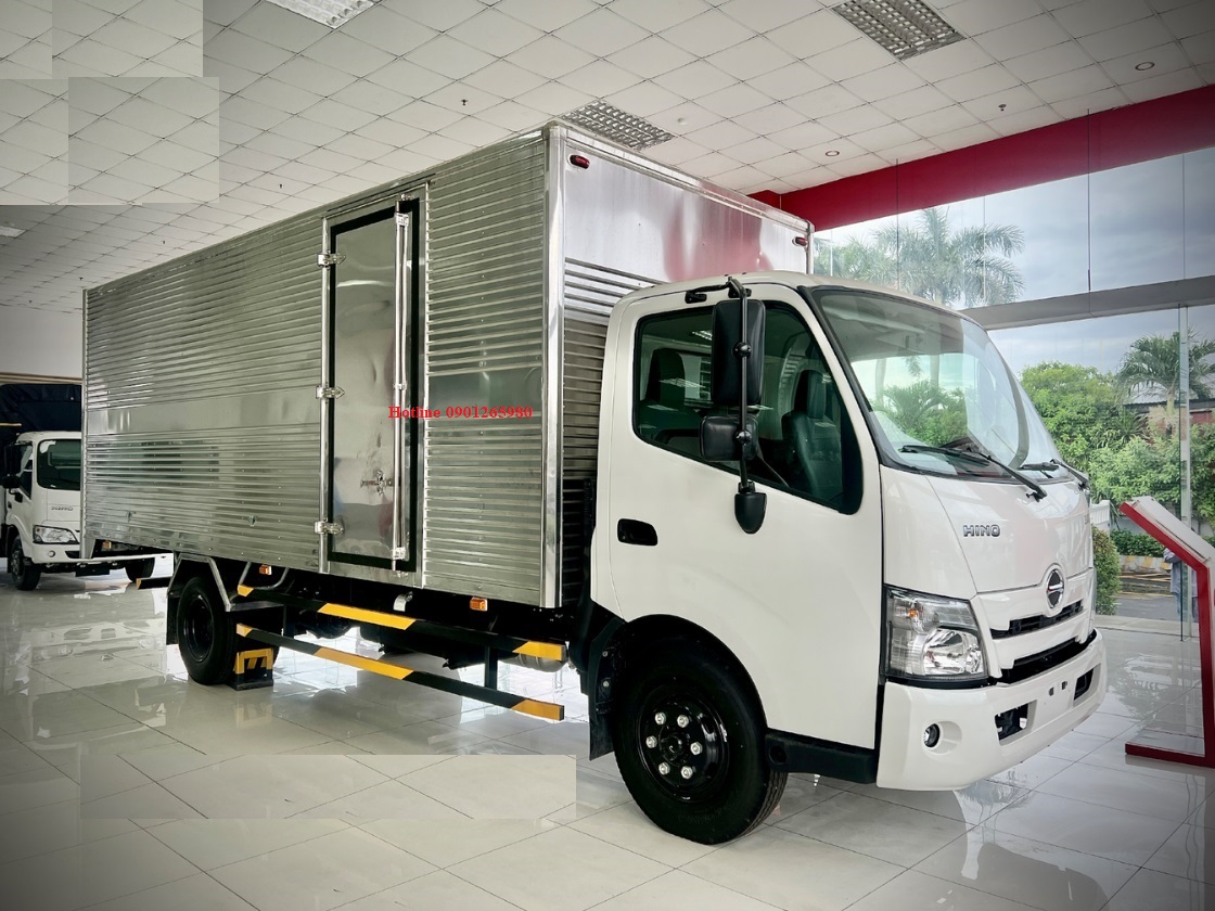 ​  Giá xe tải hino xzu730 thùng kín, xe hino thùng kín mới nhất 2024 Click and drag to move ​