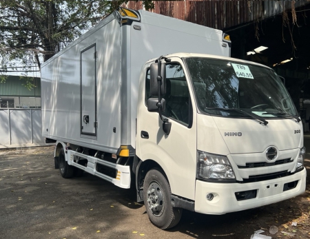 XE TẢI HINO XZU710 2.4 TẤN